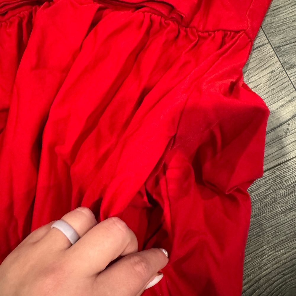 Red Dress - Picture 5 of 5